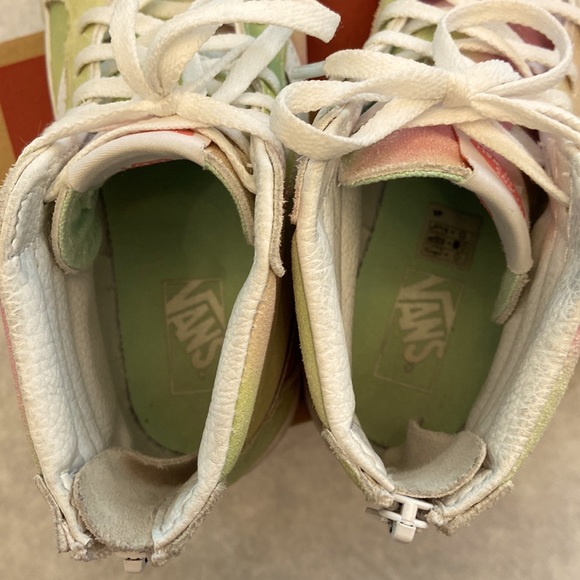Girls Sk8-Hi Zip Vans - Size 3.0 Youth; Rainbow Suede Pastel - Picture 5 of 12
